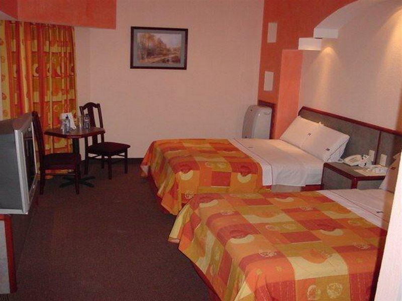 Hotel Principado Tijuana Aeropuerto Buitenkant foto