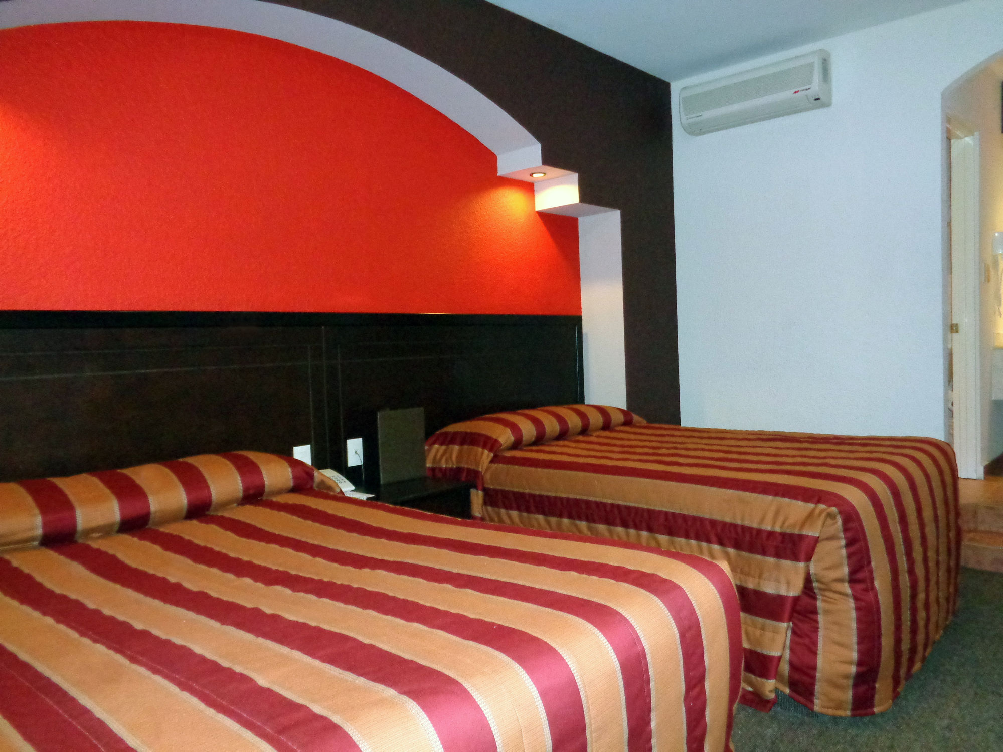 Hotel Principado Tijuana Aeropuerto Buitenkant foto